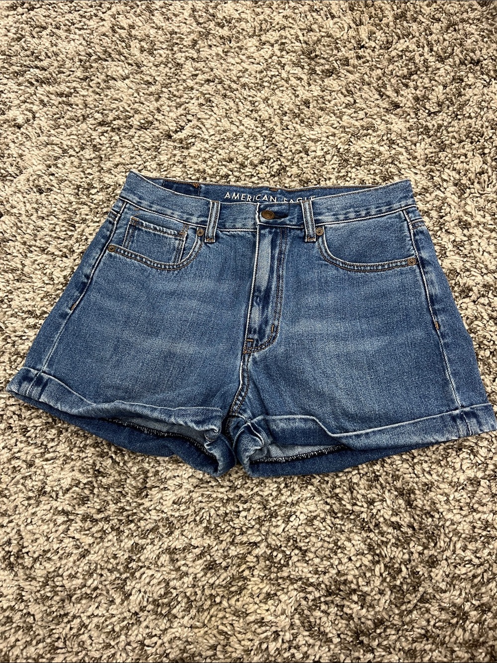 Americans Eagle Outfitters Women’s Mid-Rise Blue Denim Cuffed Shorts